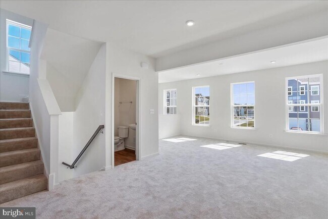 Building Photo - 64 Stafford Pl