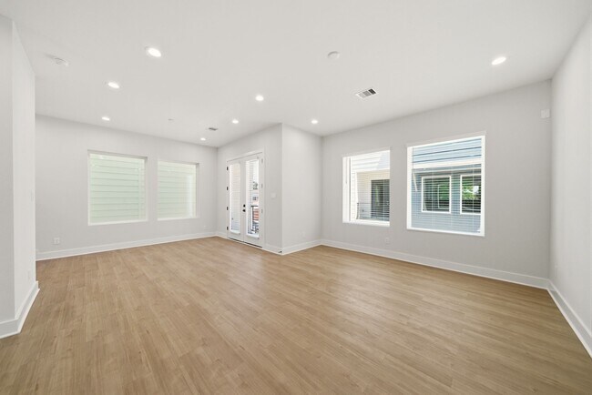 Building Photo - 1400 Cedar Post Ln