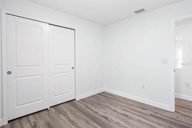 Building Photo - 212 Miles Ct