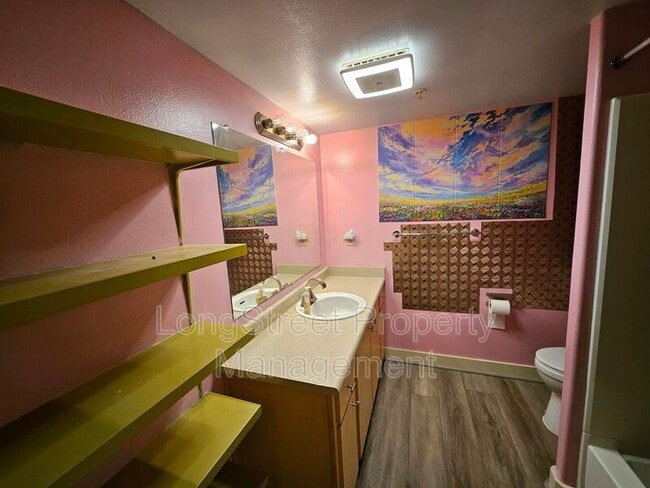 Building Photo - 9837 NE Irving St