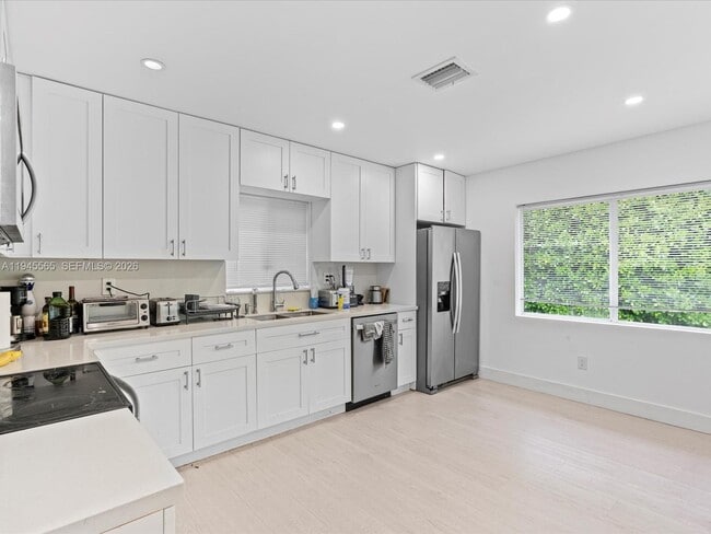 Building Photo - 5265 SW 78th St