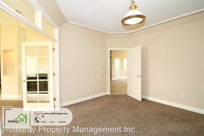 Building Photo - 4 br, 2 bath House - 2118 Sophy Place