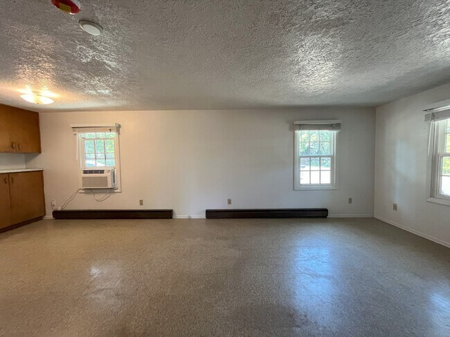 Building Photo - Charming 2-Bedroom Home with Open Living Space and Tile Flooring