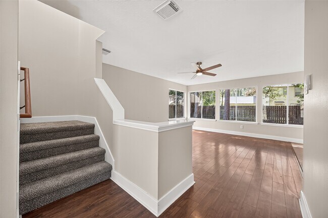 Building Photo - 18174 Woodsdale Ct