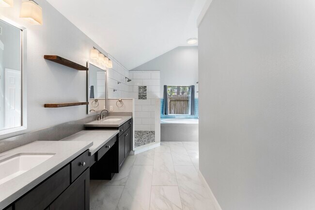 Building Photo - 34 Evening Song Ct