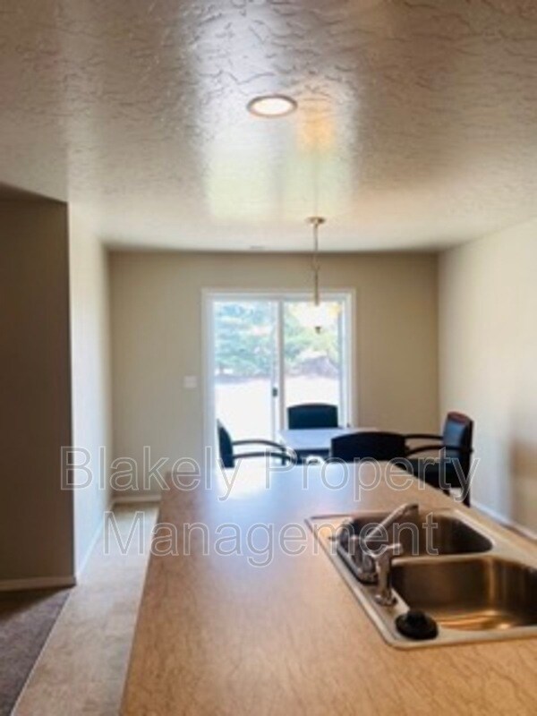 Building Photo - 13513 Palm Beach Dr