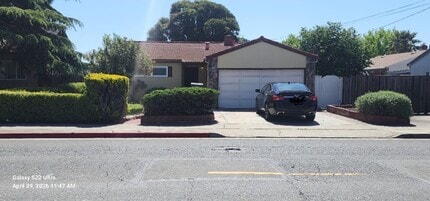 Building Photo - Charming 3 Bedroom 2 Bath Home San Leandro!
