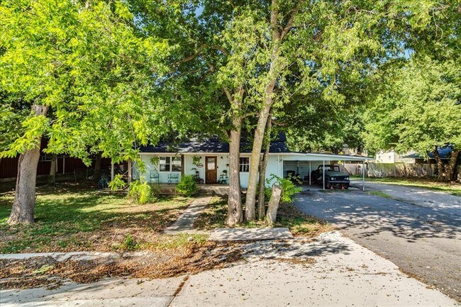 Building Photo - 20075 San Marcos Hwy