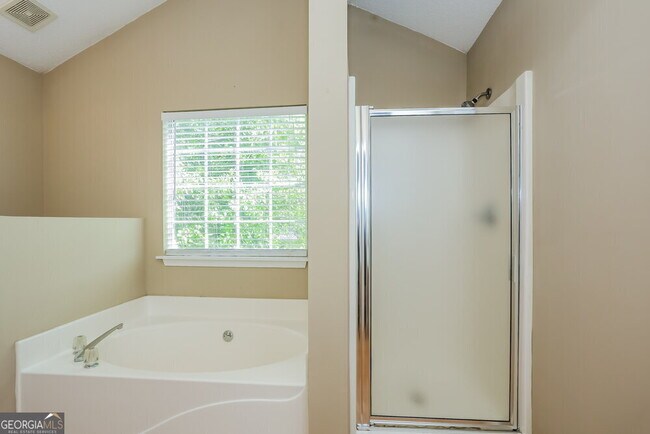 Building Photo - 3857 Merryweather Trail