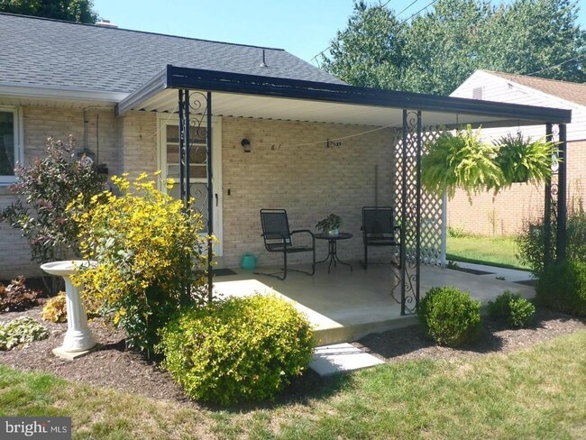 Building Photo - 25 Homestead Dr