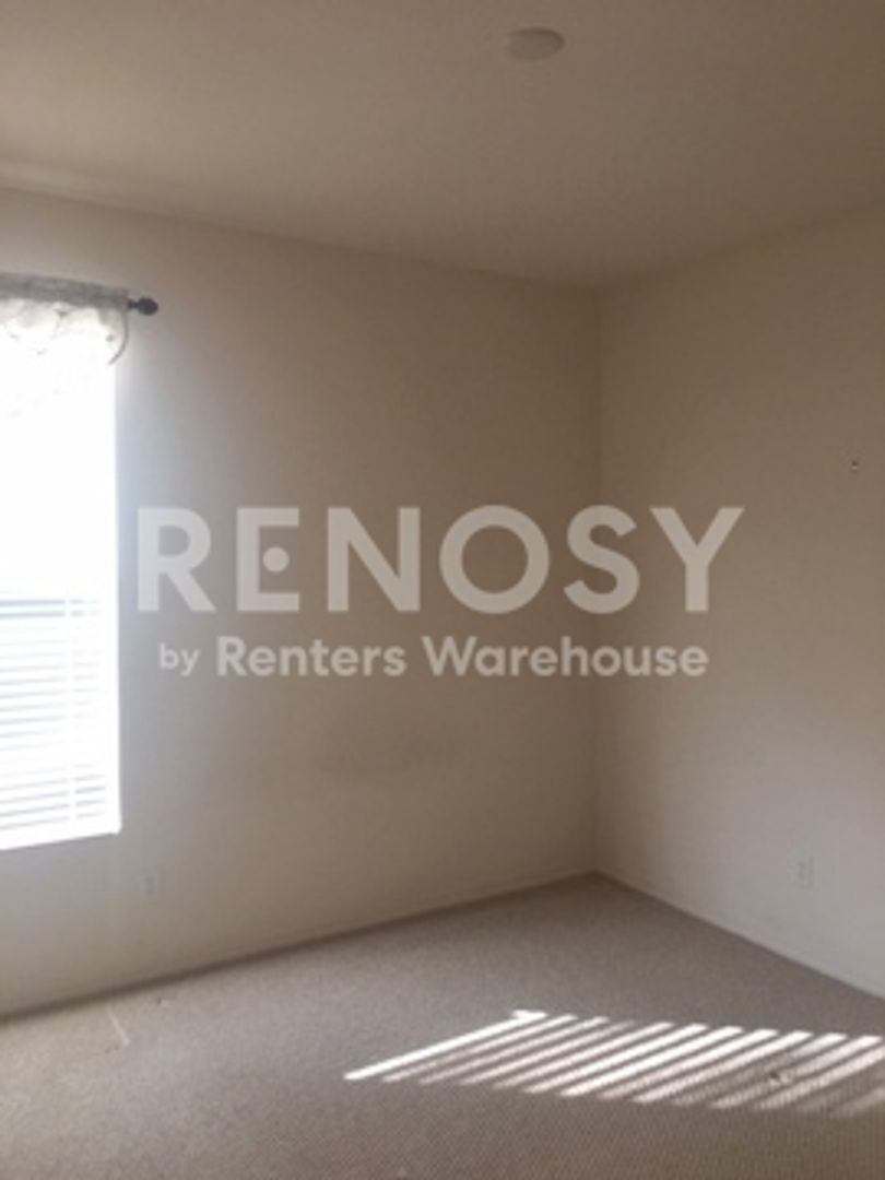 Building Photo - 2277 S 169th Dr