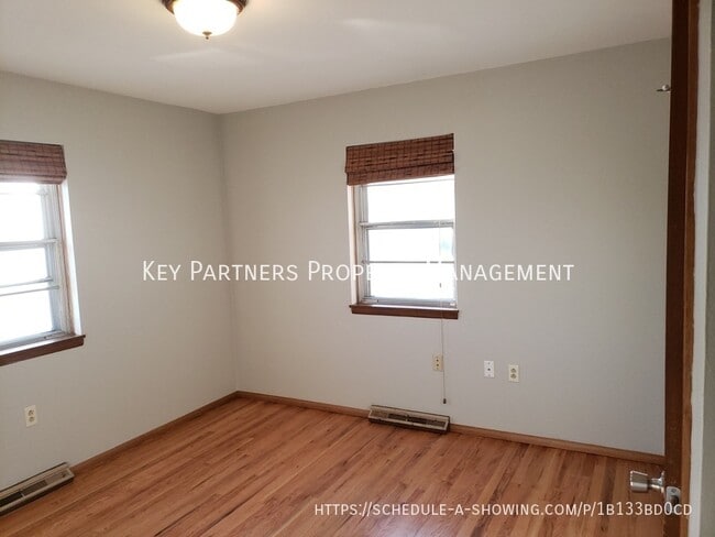 Building Photo - 6804 N Flora-