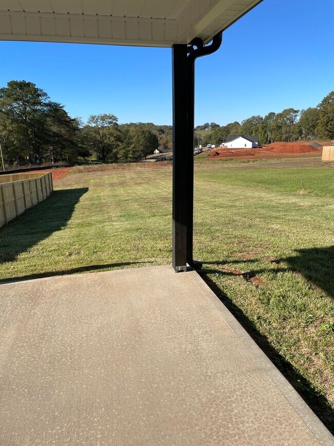 Building Photo - Beautiful Home for Rent – Modern Comforts & Great Features!