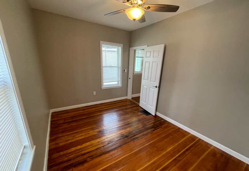 Building Photo - 227 Holland St