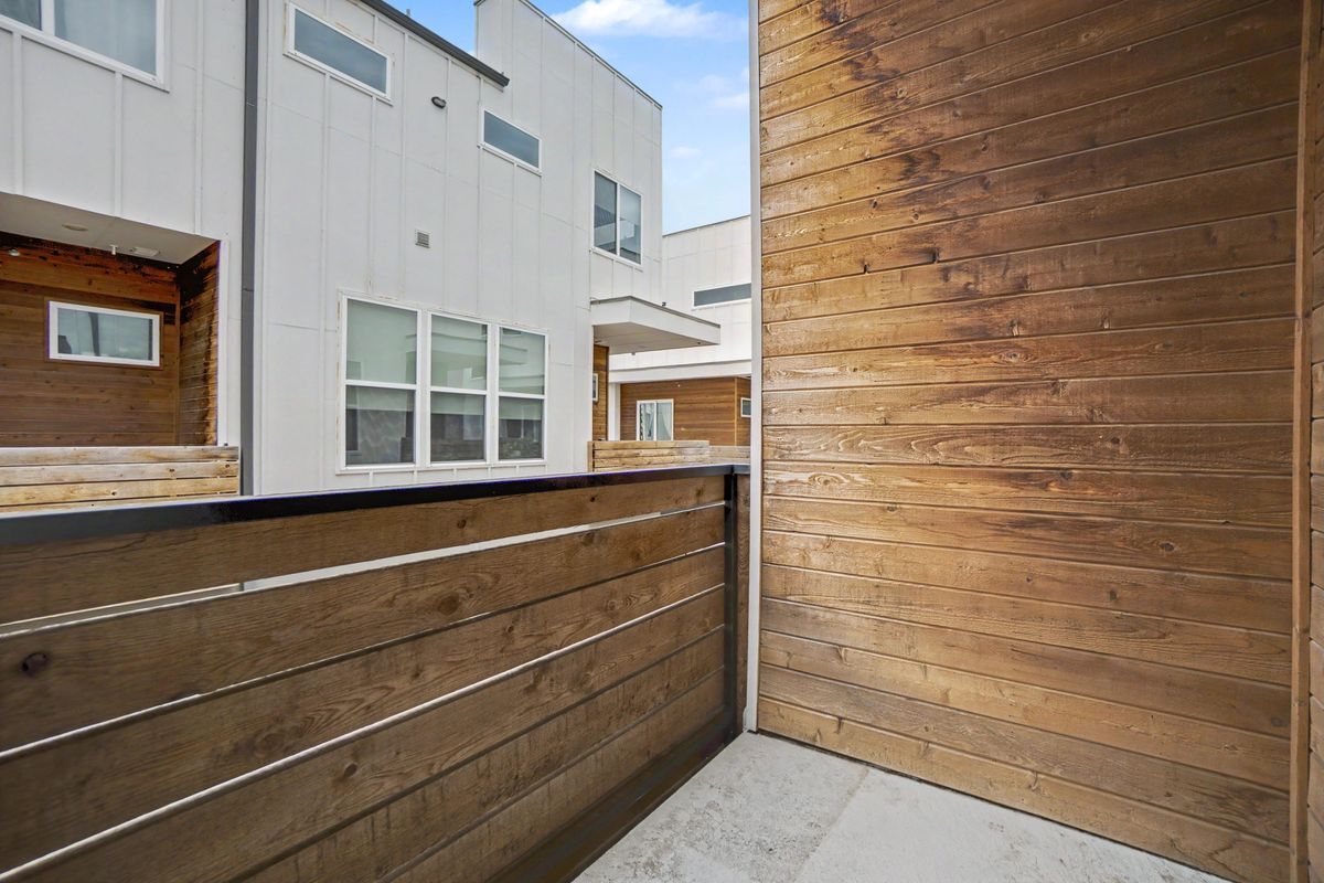 Building Photo - 1510 N Washington Ave