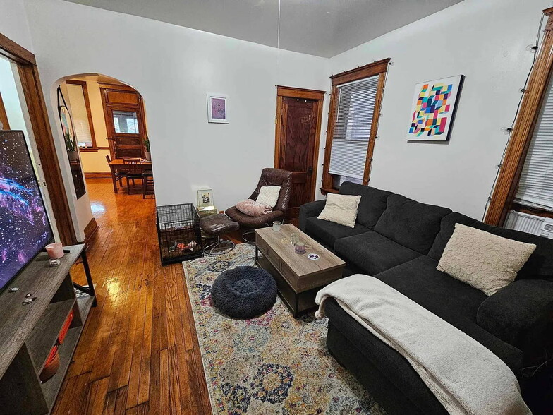 Building Photo - 2014 N Kedzie Ave