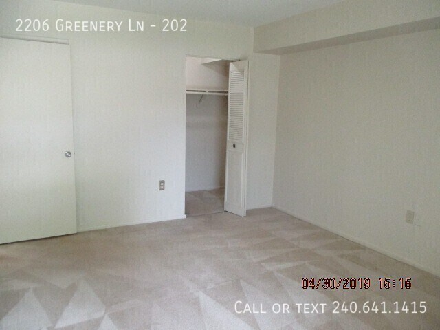 Building Photo - 2206 Greenery Ln