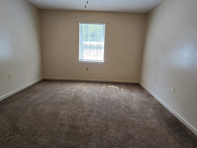 Building Photo - 403 E Lawnwood Ave