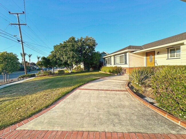 Building Photo - Coming Soon – Spacious 5-Bed Single Level ...