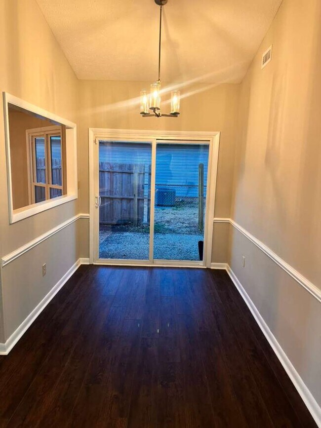 Building Photo - 6920 Timberwood Dr