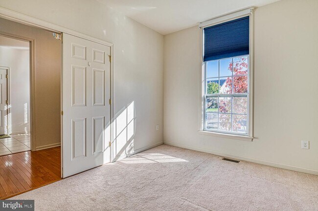 Primary Photo - 1802 Schindler Dr