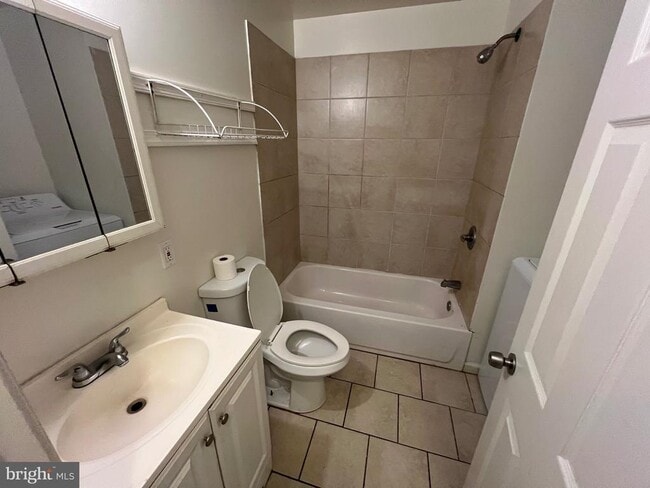 Building Photo - 258 S Cecil St