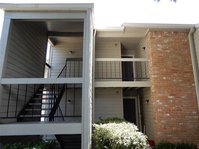 Primary Photo - 17401 Red Oak Dr