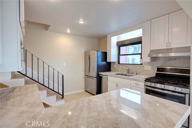 Building Photo - 6800 W Oceanfront