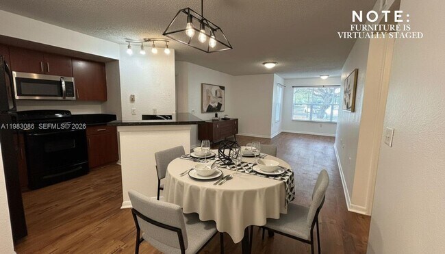 Building Photo - 12980 Vista Isles Dr