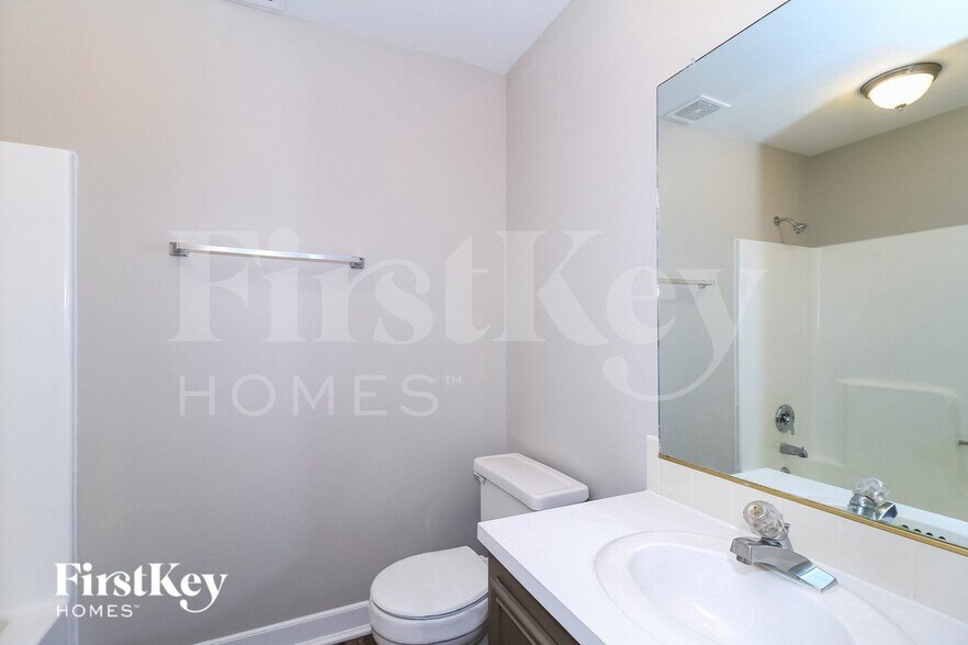 Building Photo - 2328 Pebble Creek Rd