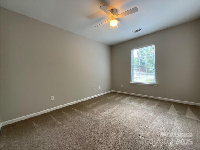 Building Photo - 10846 Traders Ct