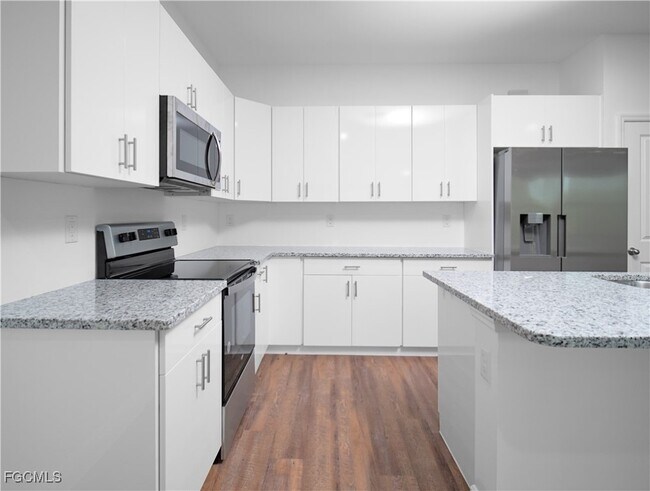 Building Photo - 3016 Beacon Ln