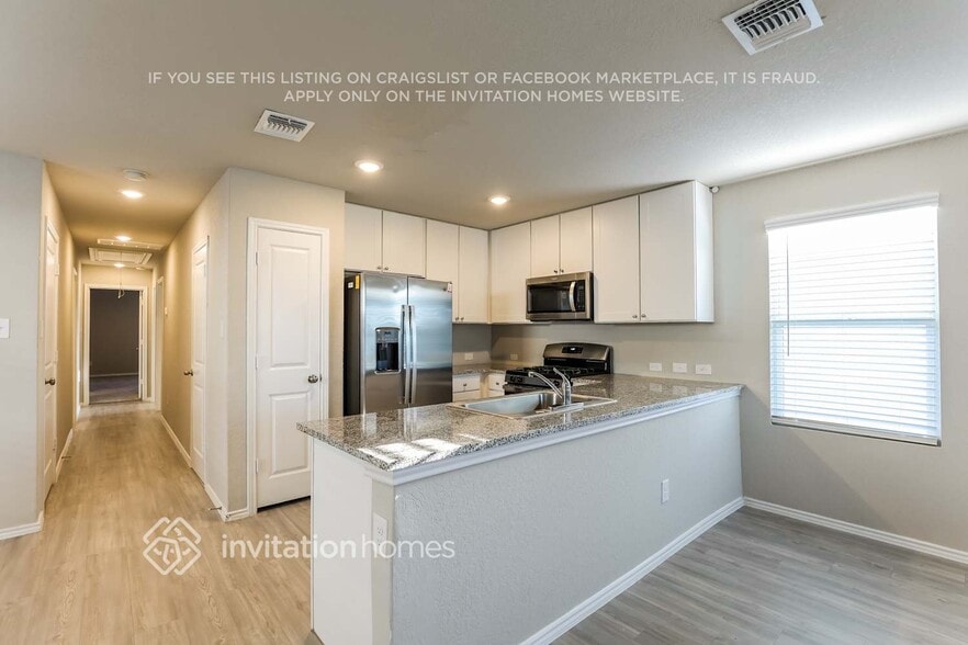 Building Photo - 7307 Alcazar Gate