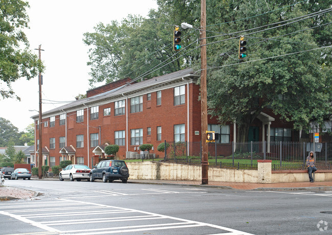 Building Photo - 375 N Boulevard