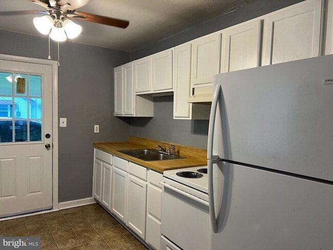 Building Photo - 4149 Barrett Pl