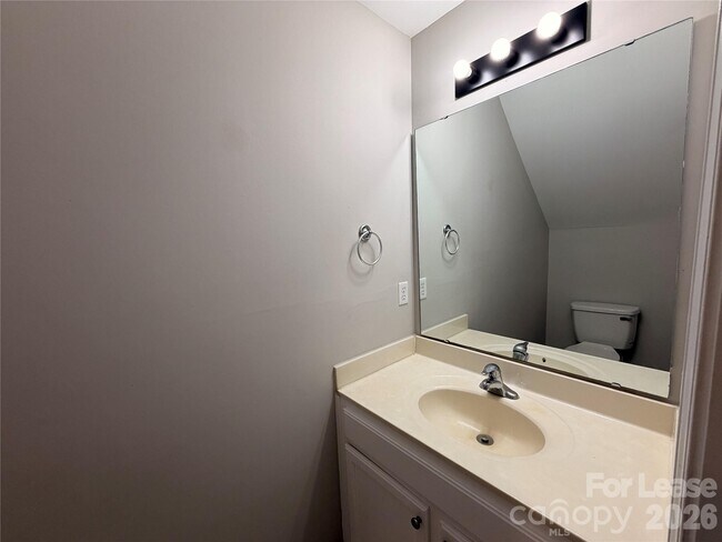 Building Photo - 4413 Gondola Ave