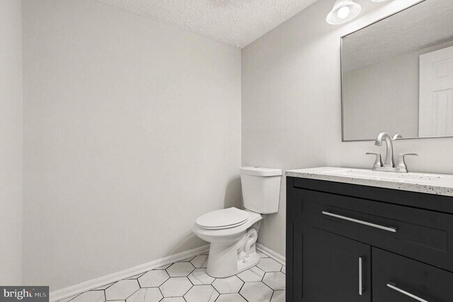 Building Photo - 15097 Mill Spring Dr
