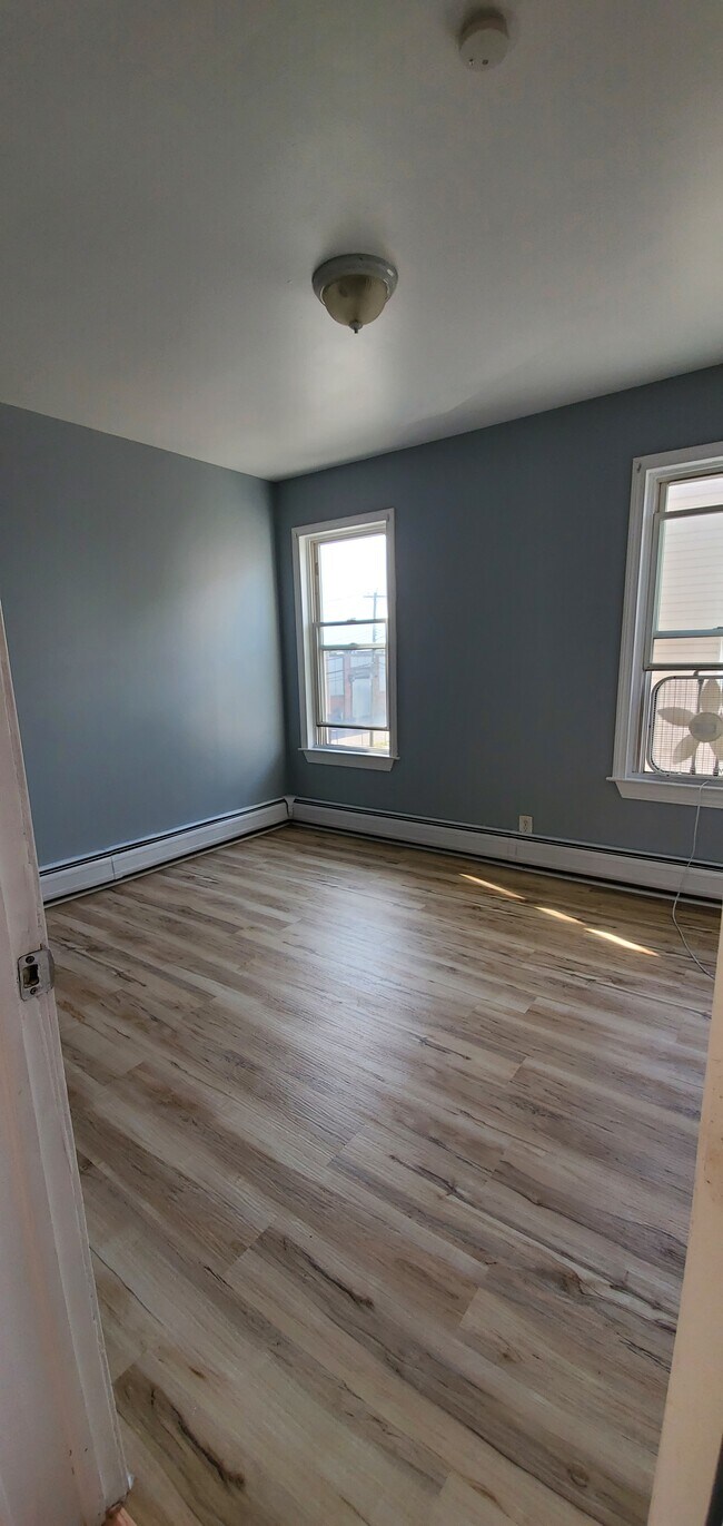 Room #2 - 80 Lindley St