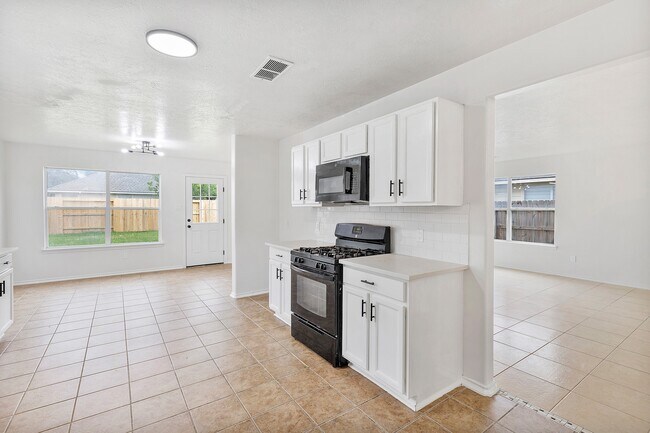 Building Photo - 9031 Aspen Trace Ln