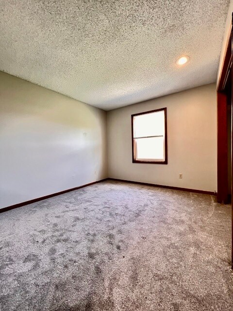 Building Photo - 1220 SE 8th St