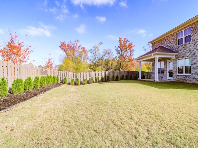 Building Photo - Charming and Spacious 4-Bedroom Home with ...