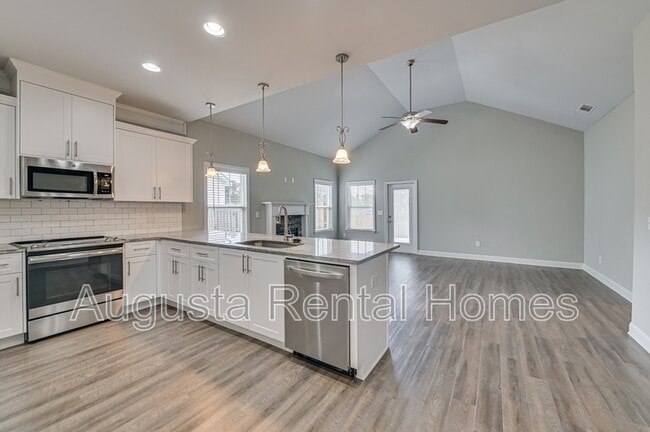 Building Photo - 1939 Preservation Cir