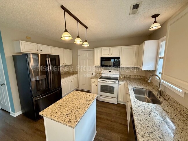 Building Photo - 110 Ridge Lake Dr