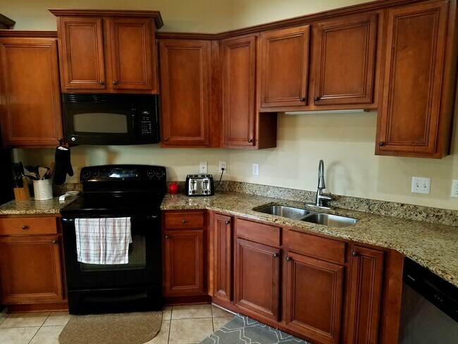 Building Photo - 9708 Brookstone Way