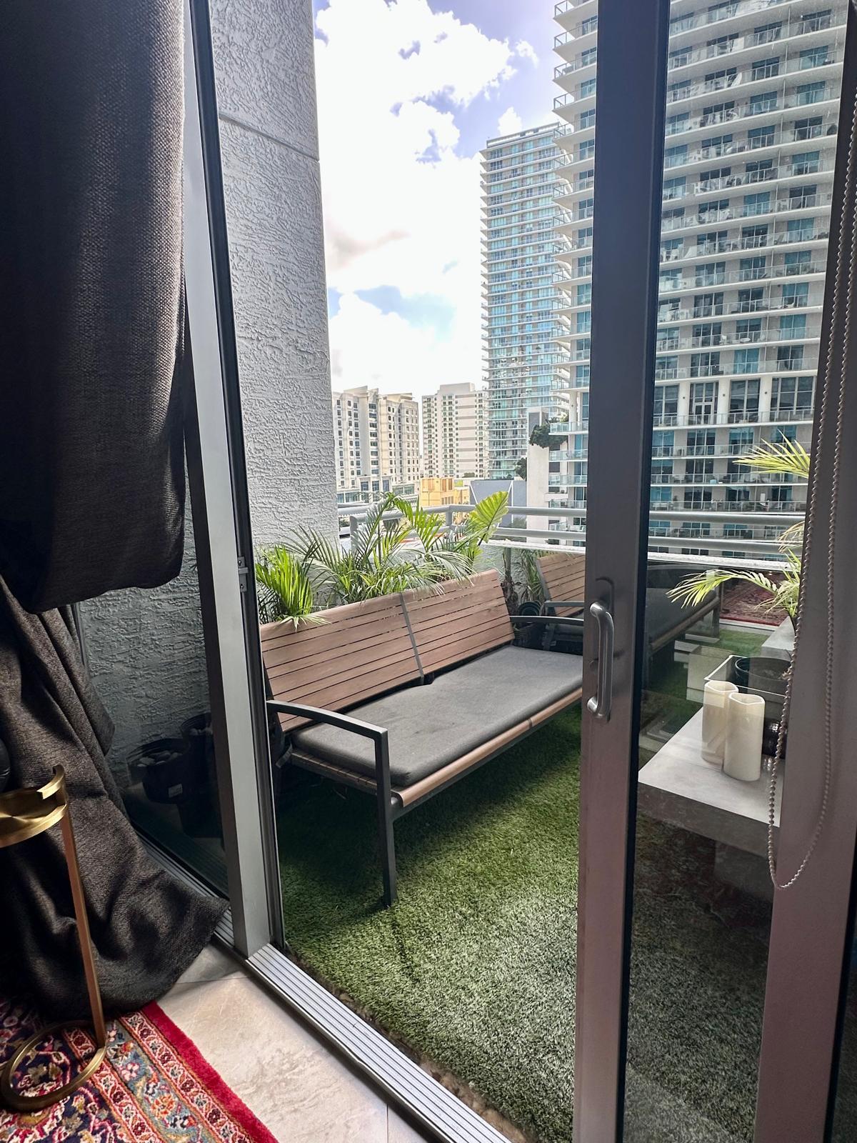 Building Photo - 1050 Brickell Ave
