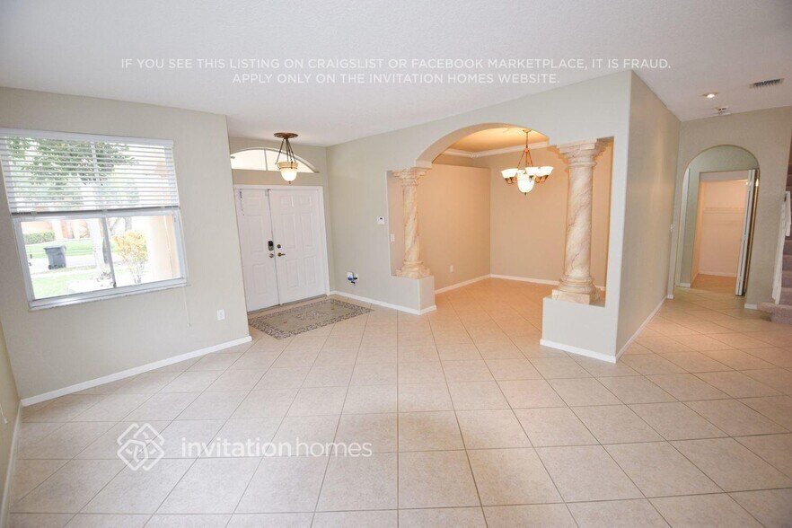 Building Photo - 7594 Oak Grove Cir
