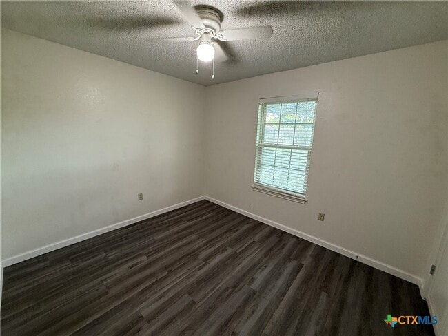 Building Photo - 2401 Ridglea Ct