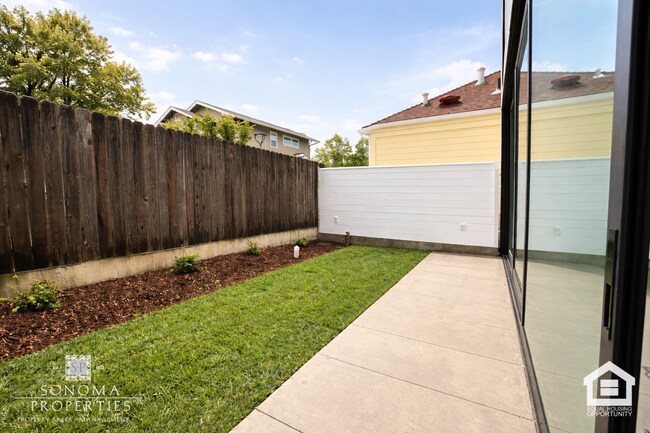 Building Photo - 1207-1209 Broadway