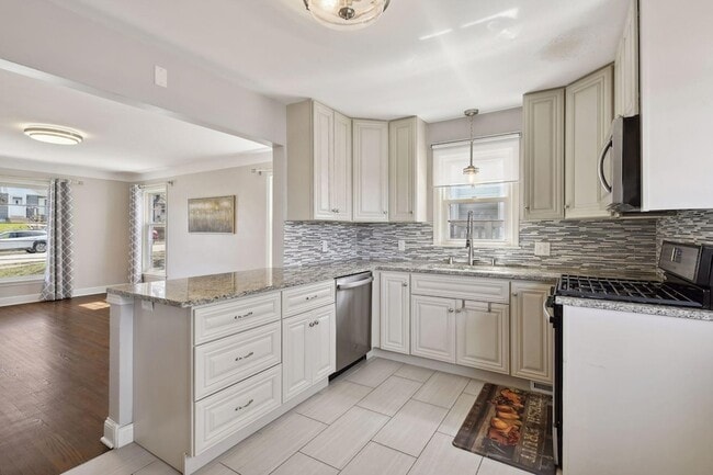 Building Photo - 5620 Humboldt Ave S