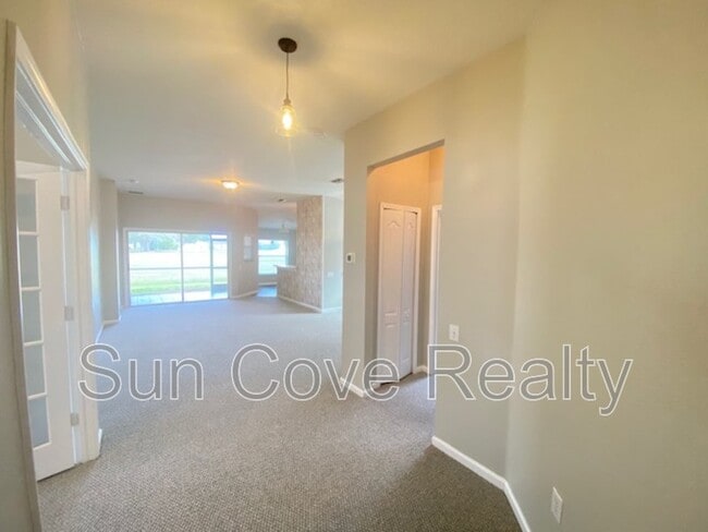 Building Photo - 5107 Gato Del Sol Cir